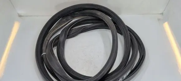 Volkswagen Caddy Trunk rubber seal (body) 2K0829193AB