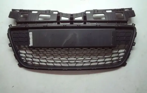Front bumper lip