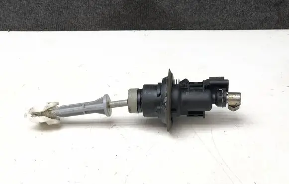 Peugeot 308 Clutch master cylinder 9674259180