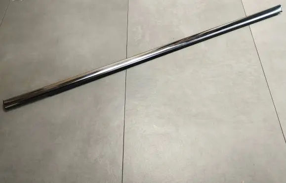 Front door glass trim molding