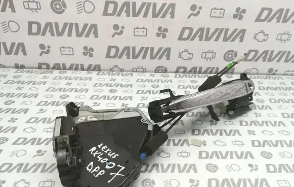 Lexus IS 220D-250-350 Front door lock Z68A2609