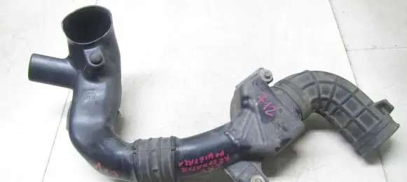 Honda CR-V Intake resonator 