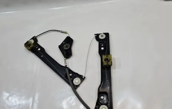 Jeep Grand Cherokee Front window lifting mechanism without motor