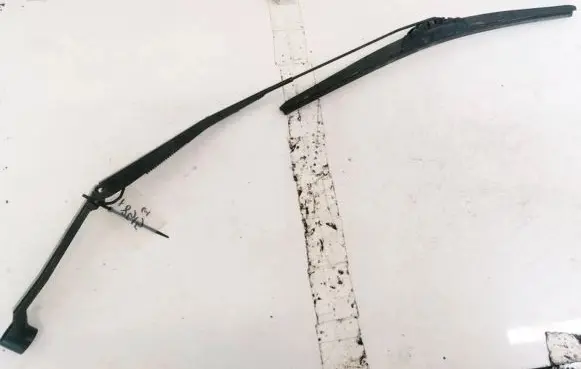 Mazda 6 Front wiper blade arm