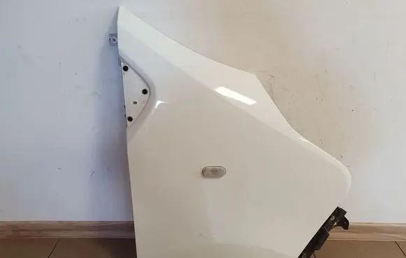 Opel Vivaro Fender
