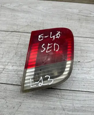 BMW 3 E46 Tail light bulb cover holder 6907938 060144 63134