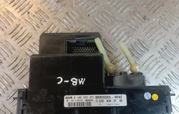Mercedes-Benz C W202 Climate control unit 2108303185 9140010371 44Z0302361