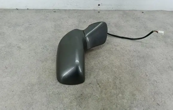 Toyota Corolla Verso E121 Front door electric wing mirror 