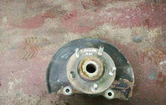 Mitsubishi Lancer X Front wheel hub