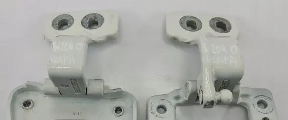 Mercedes-Benz C W204 Tailgate/trunk/boot hinge A2047400237