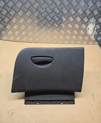 Ford Focus Glove box