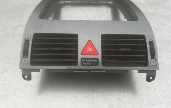 Volkswagen Touran I Dash center air vent grill 1T1819728