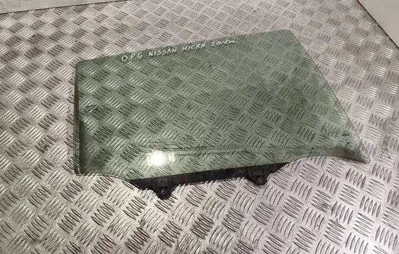 Rear door window glass
