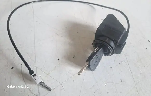 Mercedes-Benz E W210 Ignition lock 2105450208 33000301