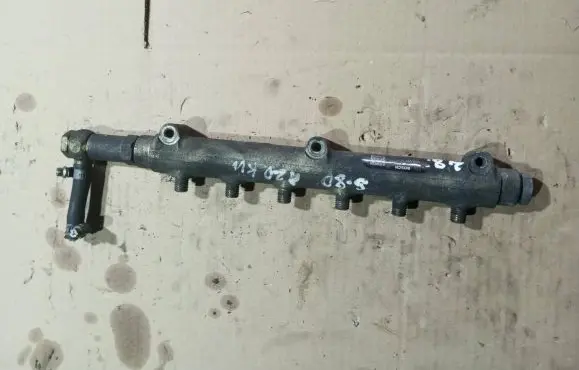 Volvo V70 Fuel main line pipe 8658252 003275