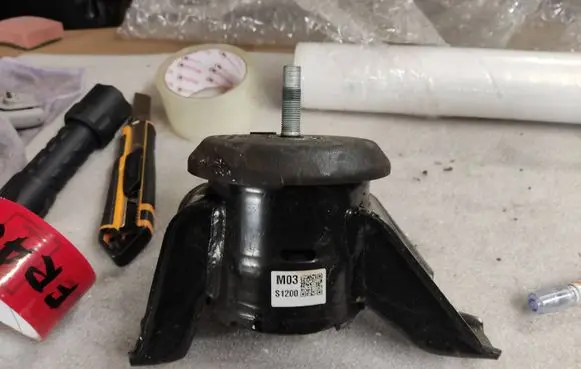 Hyundai Santa Fe Engine mount bracket S1200