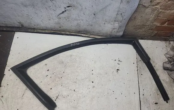Seat Leon (1P) Front door rubber seal 