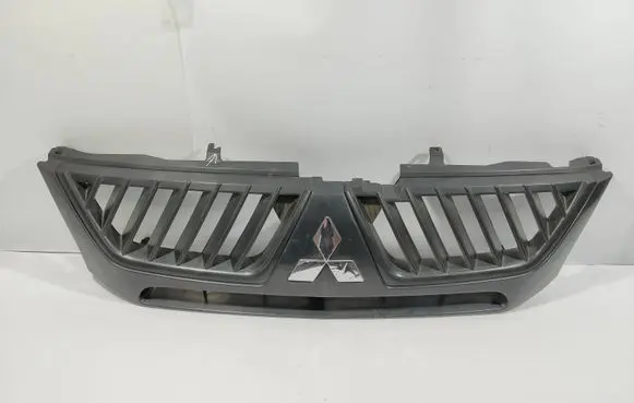 Mitsubishi L200 Front bumper upper radiator grill P4686 p4686R P4686L