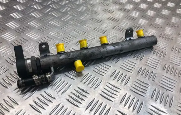 Mercedes-Benz E W211 Fuel main line pipe A6420700495 0821800340