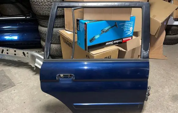 Mitsubishi Pajero Sport I Rear door