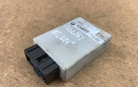 BMW 5 E60 E61 Tow bar trailer control unit/module 71606850497 6850497 61359221180