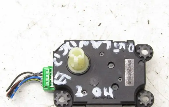 Mitsubishi Outlander A/C air flow flap actuator/motor CSA512T010