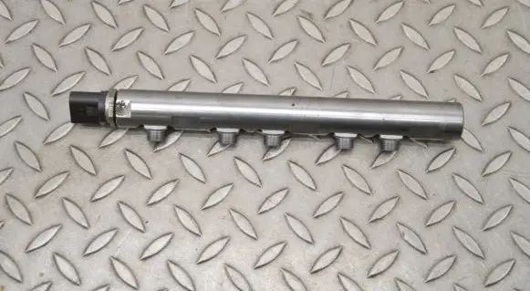 Mini Cooper Countryman R60 Fuel main line pipe 0445214237 0281002948