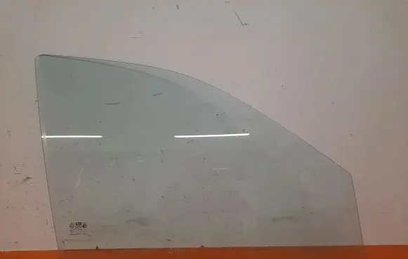 Hyundai Santa Fe Front door window glass four-door
