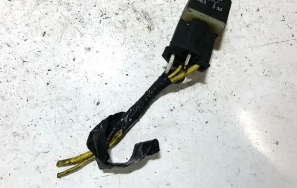 Audi A6 S6 C5 4B Other relay 141951253b