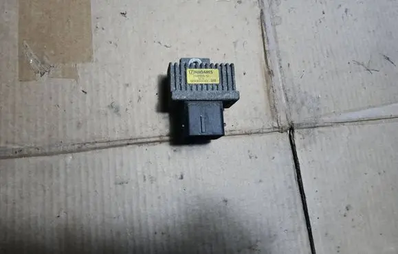 Renault Megane III Glow plug pre-heat relay 8200859243 FGPR812
