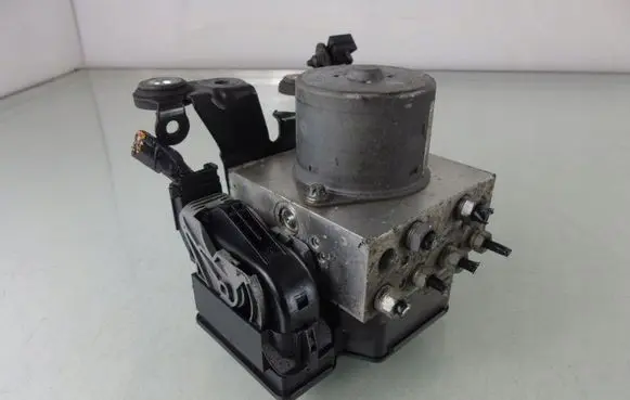 Ford Mondeo MK IV ABS Pump AG912C405AA