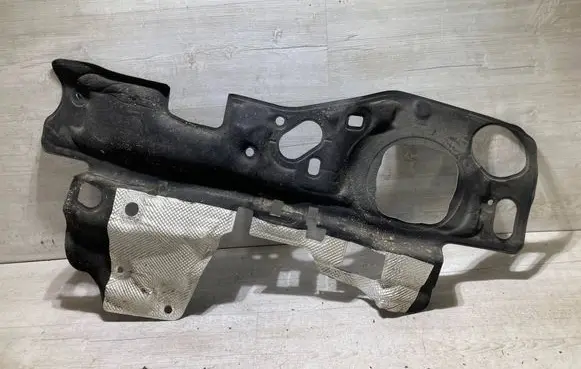 Ford Focus Heat shield in engine bay jx6ba01590ad