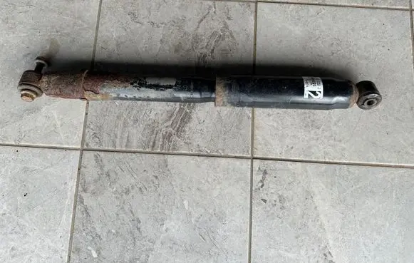 Volkswagen Amarok Rear shock absorber/damper 2H0513029J