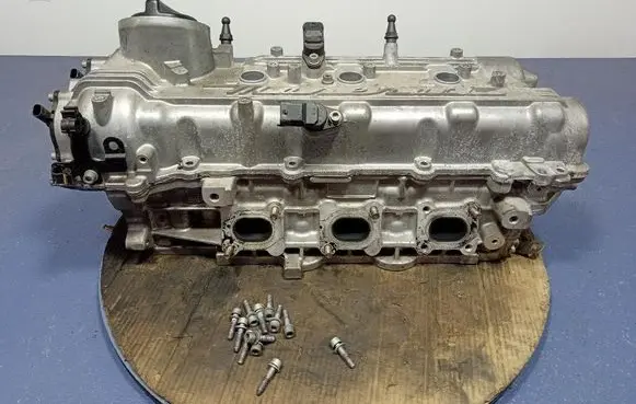 Maserati Levante Engine head 2283306