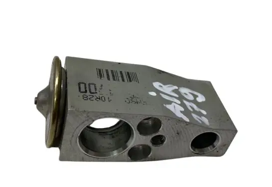 Toyota RAV 4 (XA40) Air conditioning (A/C) expansion valve 4475004700