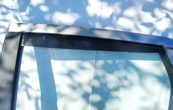 Nissan Qashqai Rear door window glass