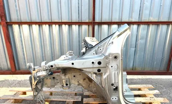 Renault Megane III Front quarter panel 