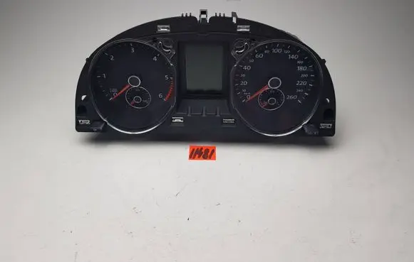 Volkswagen PASSAT B7 Speedometer (instrument cluster) 3AA920870D 063077