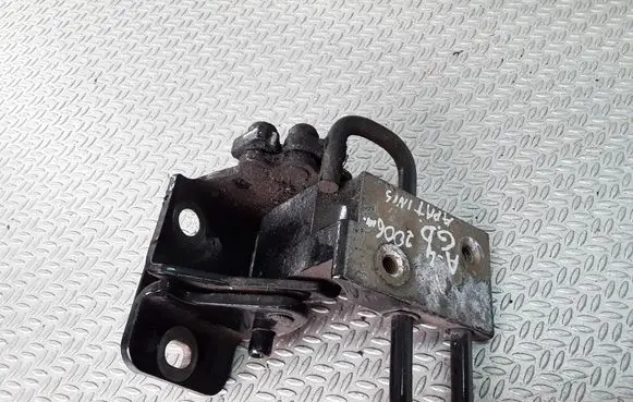 Audi A4 S4 B7 8E 8H Rear door lower hinge 8E0833412