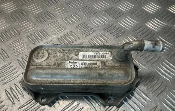 Toyota Avensis T270 Oil filter mounting bracket 880243D
