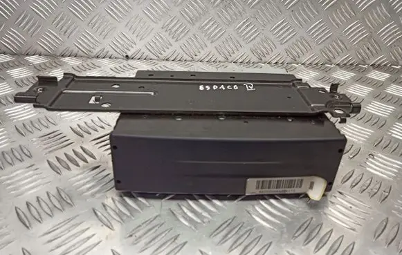 Renault Espace IV Radio/GPS head unit trim 8200205833