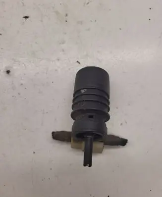 Volkswagen Golf V Windscreen/windshield washer pump
