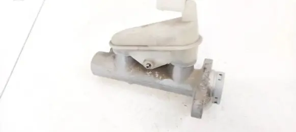 Brake fluid reservoir