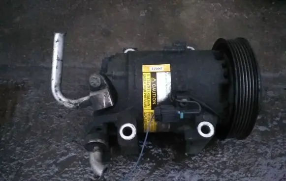 Nissan Primera Air conditioning (A/C) compressor (pump) 2J552