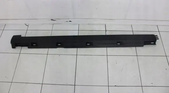 Volkswagen PASSAT B6 Front sill trim cover