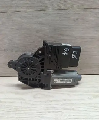 Volkswagen Golf Plus Rear door window regulator motor 0130821431
