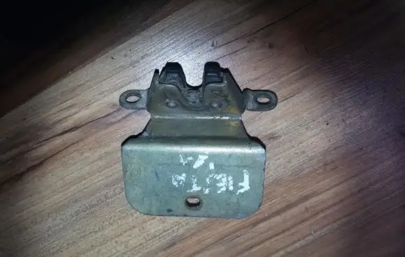 Ford Fiesta Tailgate/trunk/boot lock/catch/latch 84FBB43102AC