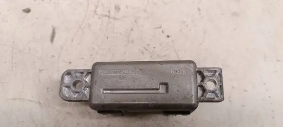 Volvo S60 Glow plug pre-heat relay 0281003145