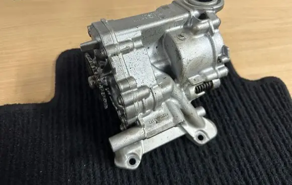 BMW X1 F48 F49 Oil pump 8600425 8631810