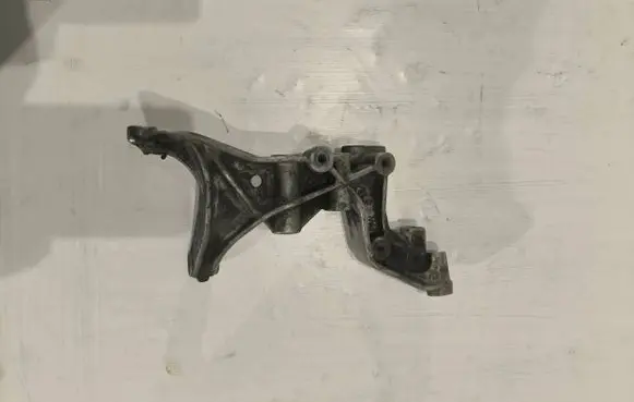 Mercedes-Benz E W212 other engine part A2711410840